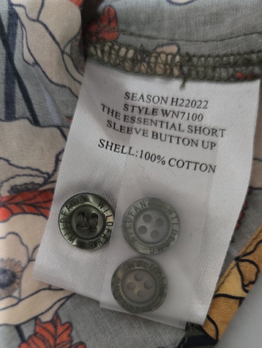 Wildfang Red and Cream Poppy Floral 'The Essential Button Up' Camp Shirt Plus 2X - Picture 4 of 5